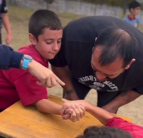 Bilecik’in Pazaryeri ilçesinde Amatör Spor Haftası kapsamında Kınık İlkokulu’nda renkli