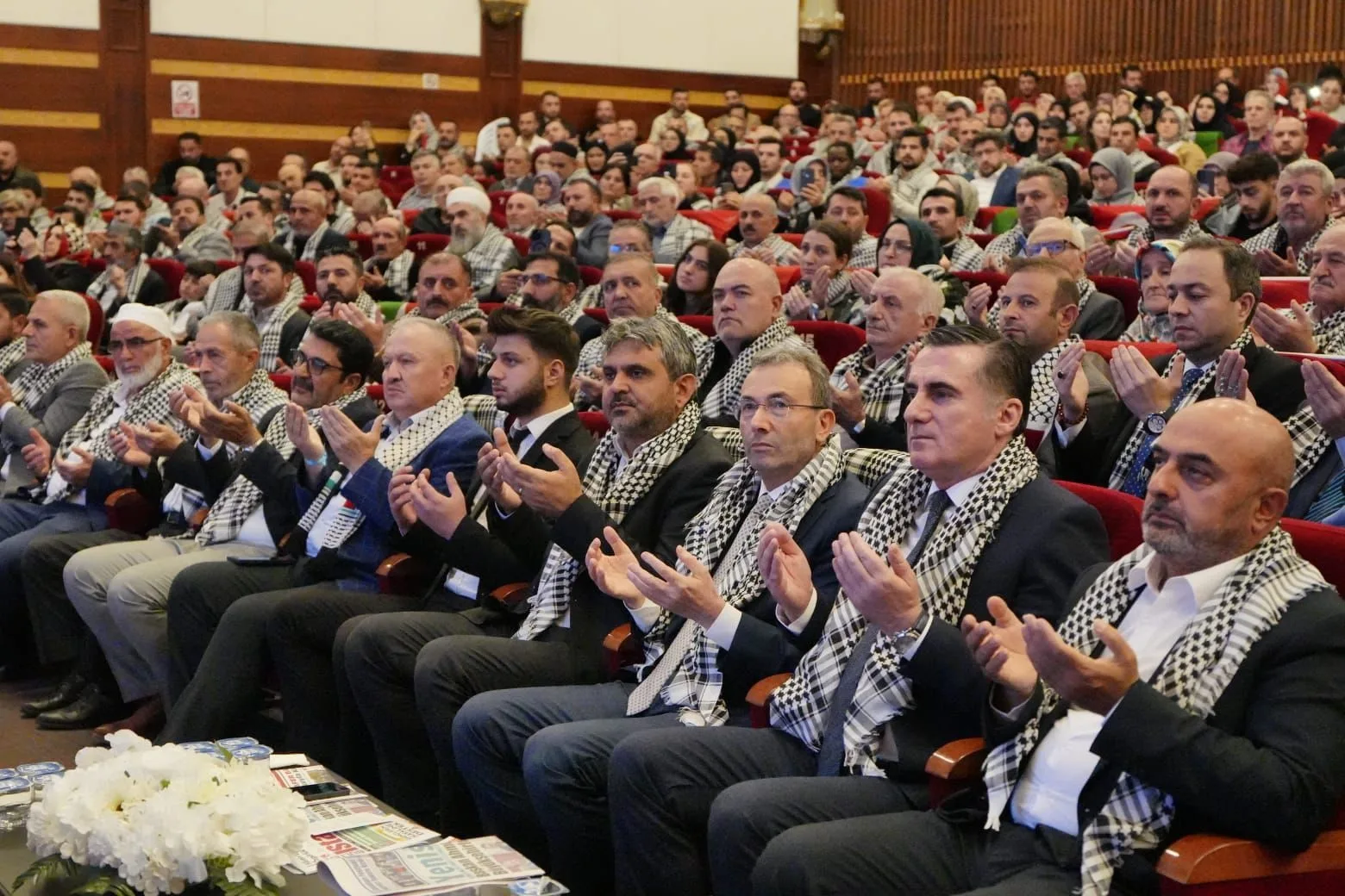 Pendik Belediyesi öncülüğünde, sivil toplum kuruluşları ve esnafın da destek
