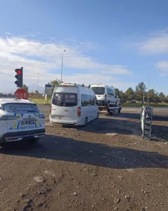 Kayseri İl Emniyet Müdürlüğü ekiplerince servis araçlarına yönelik denetim gerçekleştirildi.
