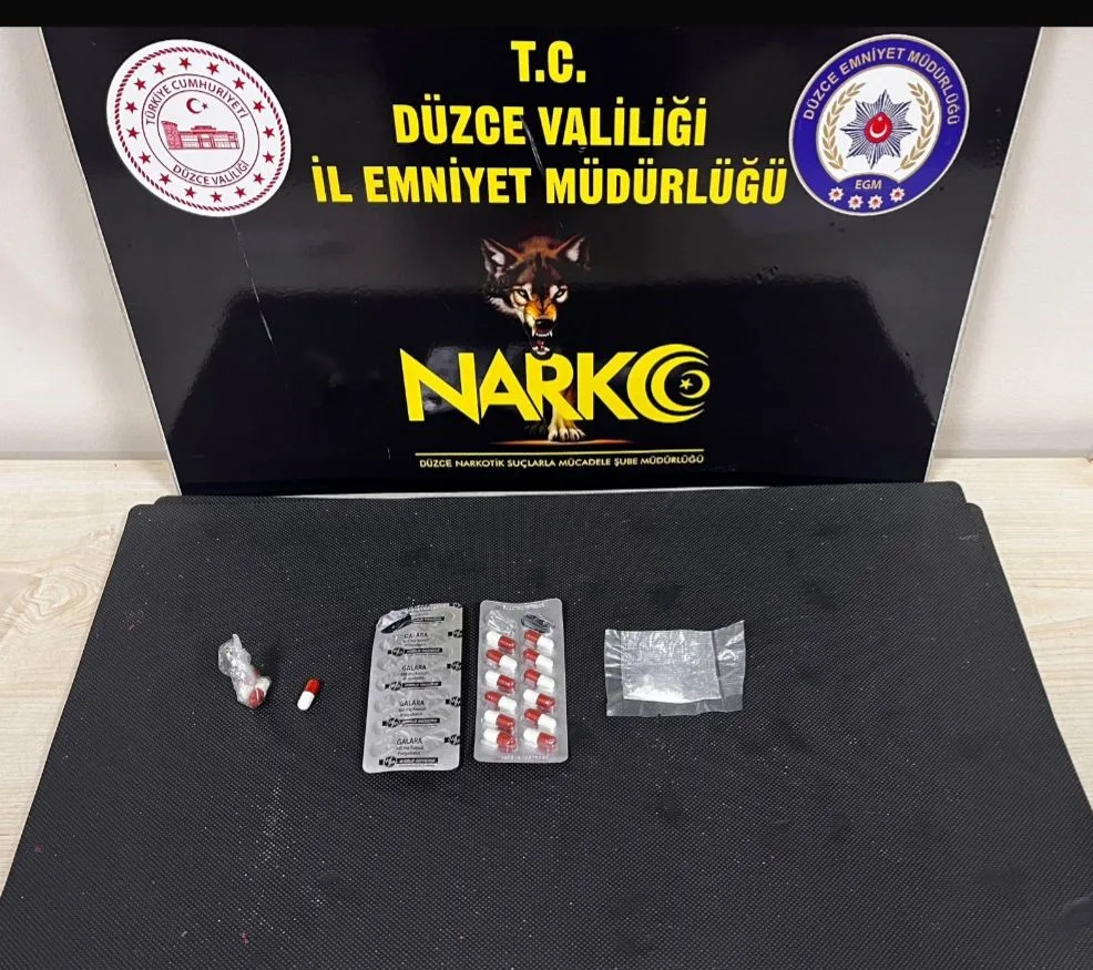 DÜZCE(İHA) – Düzce’nin Beyciler Mahallesinde uyuşturucu madde ticari yapan 2