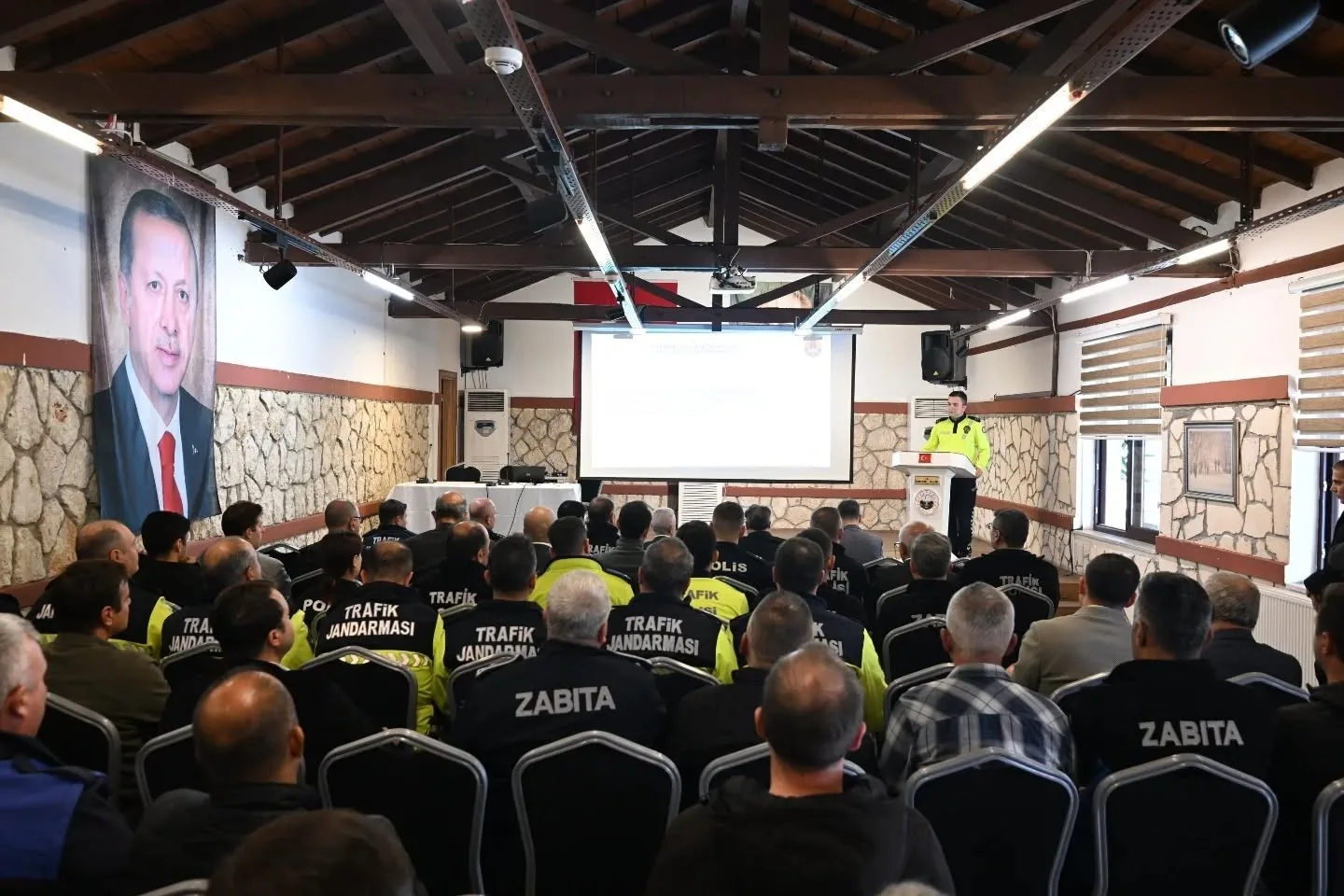 Kırklareli’nde polis ve jandarma ekipleri, kara yollarında hız sınırlama uygulamaları