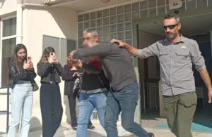 Aydın’ın Efeler ilçesinde polis ekiplerinin ’dur’ ihtarına uymayarak kaçan araç