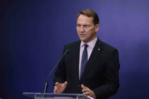 Polonya Dışişleri Bakanı Radoslaw Sikorski, ABD Başkanı Donald Trump ve