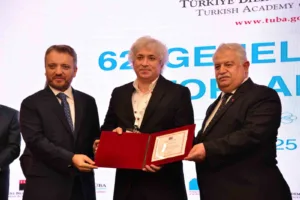 Dünyanın ilk rahim nakli ile Türkiye’nin ilk yüz ve çift