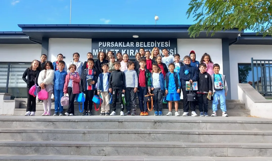 Pursaklar Belediyesi tarafından hizmete kazandırılan Yunus Emre Millet Kıraathanesi, Kitap