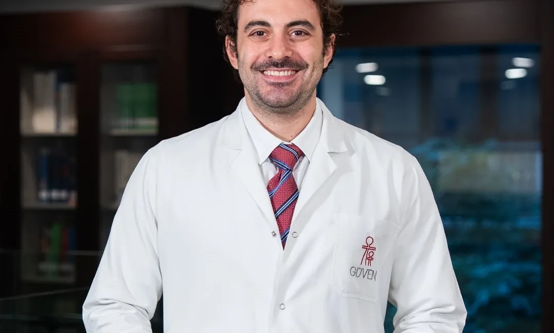 Güven Hastanesi Radyoloji Bölümü’nden Uzm. Dr. Emre Utkan Büyükceran, “Meme