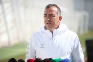 Konyaspor Teknik Direktörü Recep Uçar, Kocaelispor’un her maçta gelişen bir