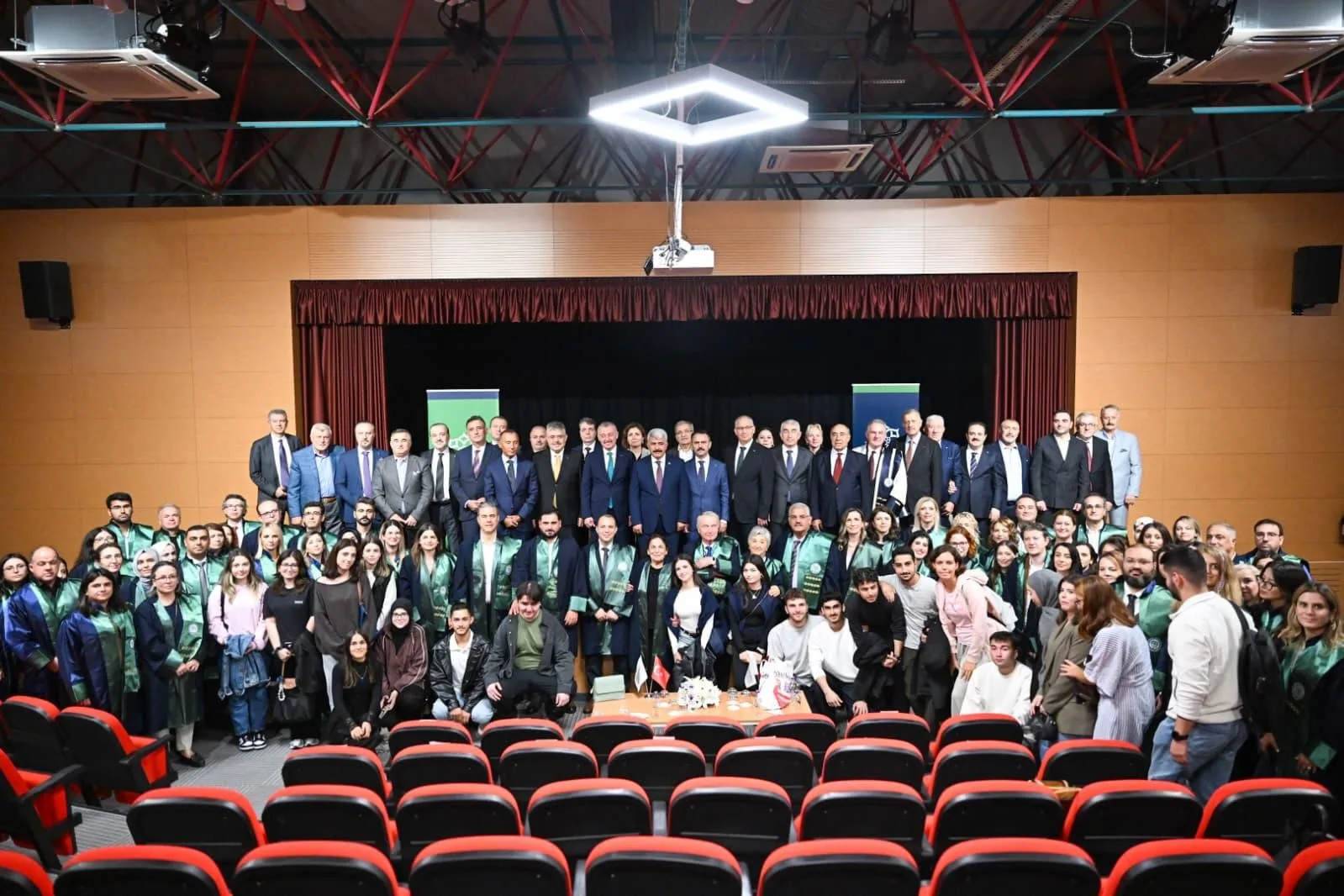 Kocaeli Sağlık ve Teknoloji Üniversitesi’nin yeni akademik yıl açılış töreninde