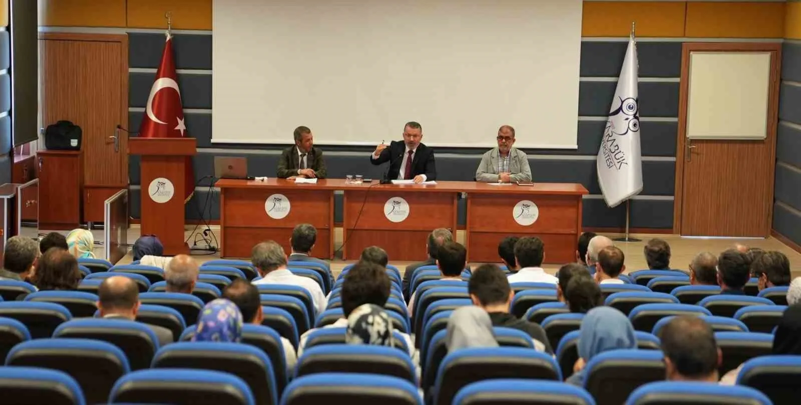 Karabük Üniversitesi (KBÜ) Rektörü Prof. Dr. Fatih Kırışık, akademisyenliğin sadece