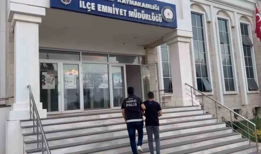 Hatay’ın Reyhanlı ilçesinde uyuşturucu uyuşturucu satıcısı 2 şahıs yakalandı. Şahıslar,