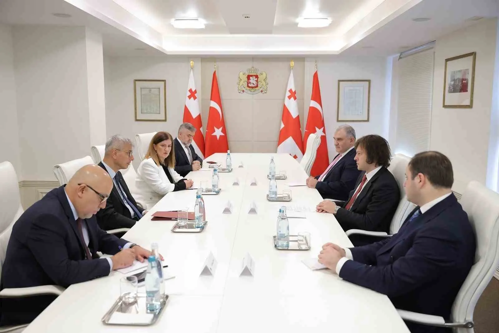 Sağlık Bakanı Kemal Memişoğlu, sağlık alanındaki ilişkilerin derinleştirilmesine yönelik temaslar