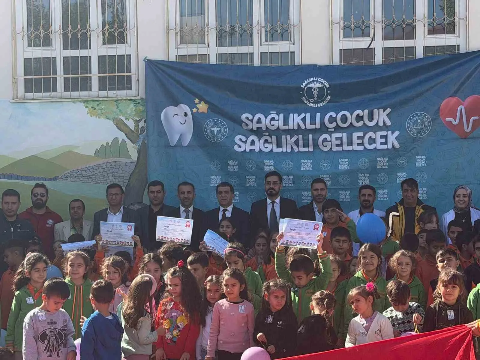Elazığ’ın Sivrice ilçesinde düzenlenen ‘Sağlıklı Çocuk, Sağlıklı Gelecek’ programı renkli