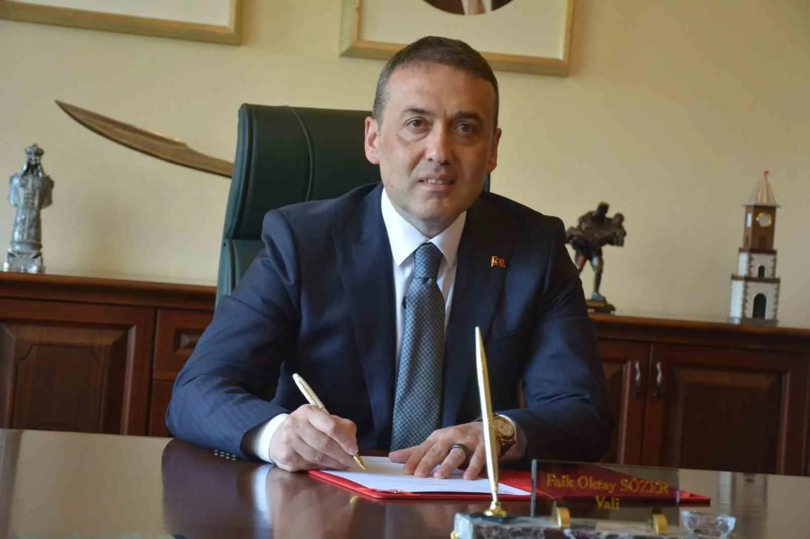 Bilecik Valisi Faik Oktay Sözer, sahipsiz sokak hayvanlarına yönelik ihbarların