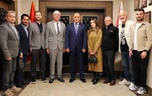 Sakarya İl Emniyet Müdürü Mehmet Ömür Saka, gazetecilerin yaptığı ziyarette