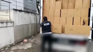 Sakarya’da gümrük kaçağı ürünlerin satışının önlenmesine yönelik polis ekiplerince yapılan