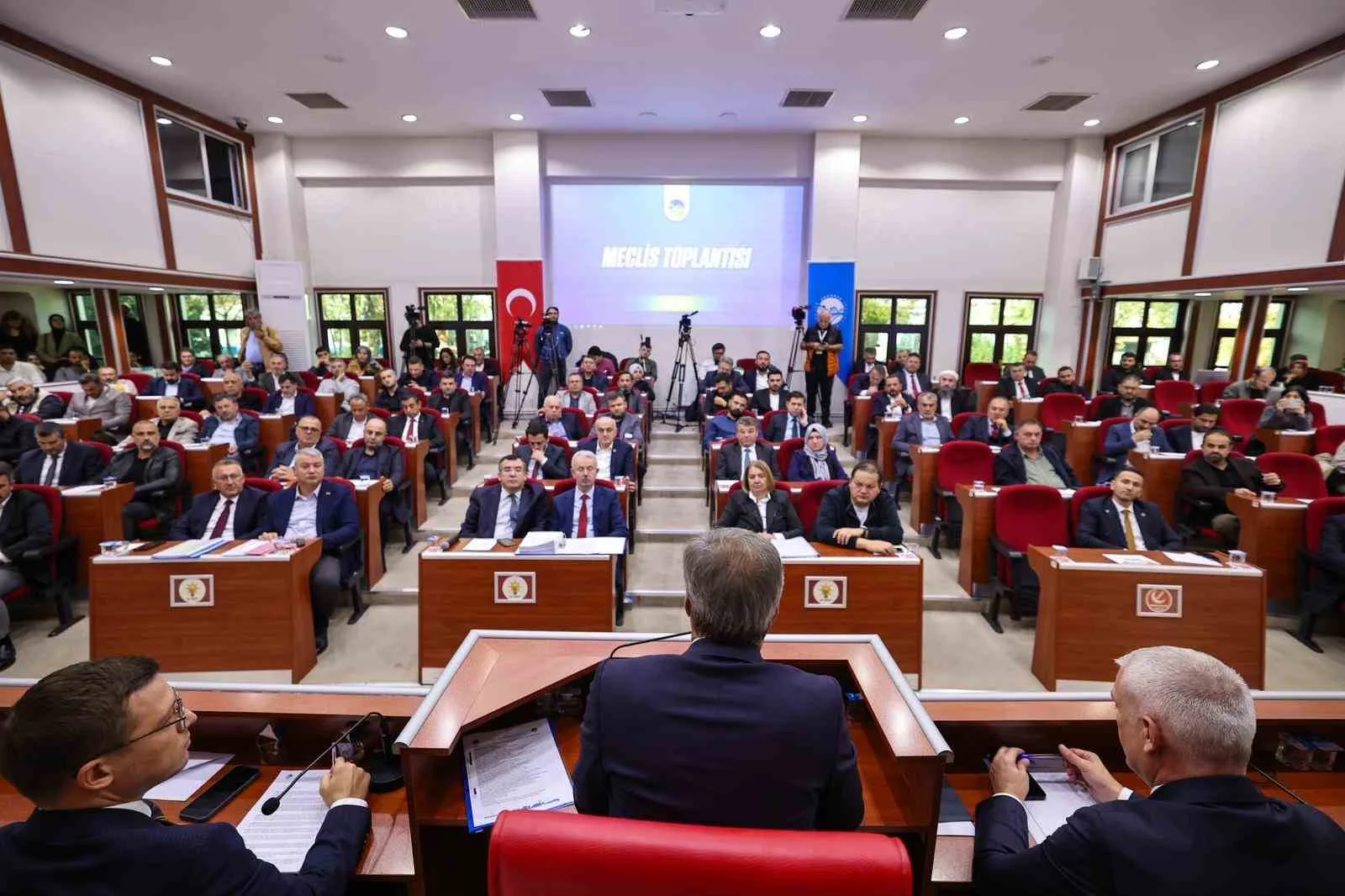 Sakarya Büyükşehir Belediye Başkanı Yusuf Alemdar, Ekim meclisinde şehri ilgilendiren