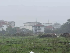 Sakarya’da bazı bölgelerde sabah saatlerinde başlayan sis etkisini sürdürüyor. Sakarya’da