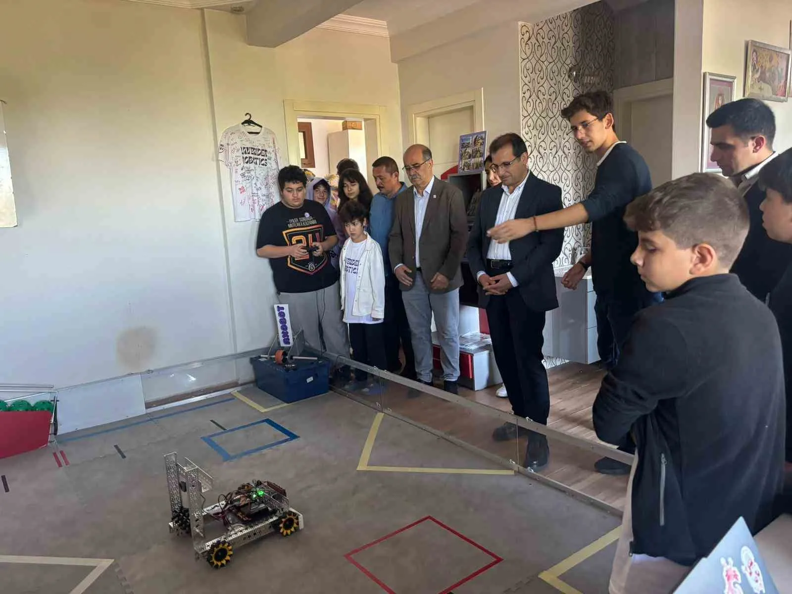 Manisa’nın Salihli ilçe Kaymakamı Ali Güldoğan, gençlerin teknolojiye ve bilime