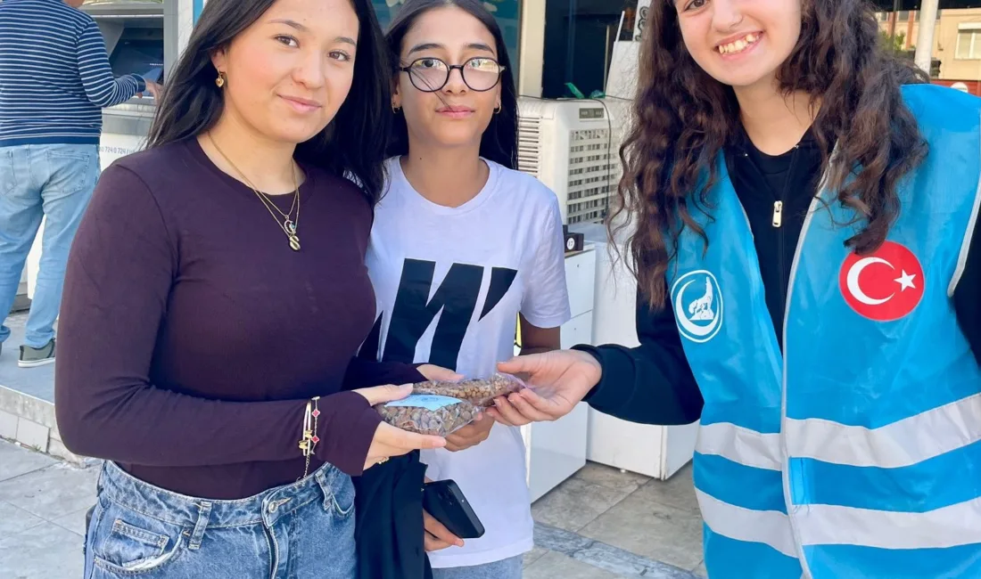 Manisa’nın Salihli ilçesindeki Ülkü Ocakları Başkanlığı, sokak hayvanları için mama