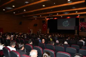 Samsun’un Vezirköprü ilçesinde öğrenci velilerine yönelik uyuşturucu bağımlılığıyla ilgili farkındalık