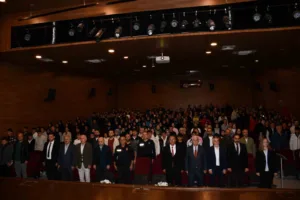 Samsun’un Vezirköprü ilçesinde, “Sosyal Medyanın Gücü” ve “Bilinçli Gençler” sloganlarıyla