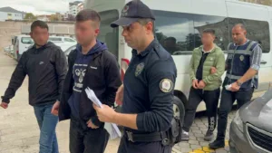 Samsun’da 2 kişiyi sopayla darbederek yaralayan 3 şahıs gözaltına alındı.