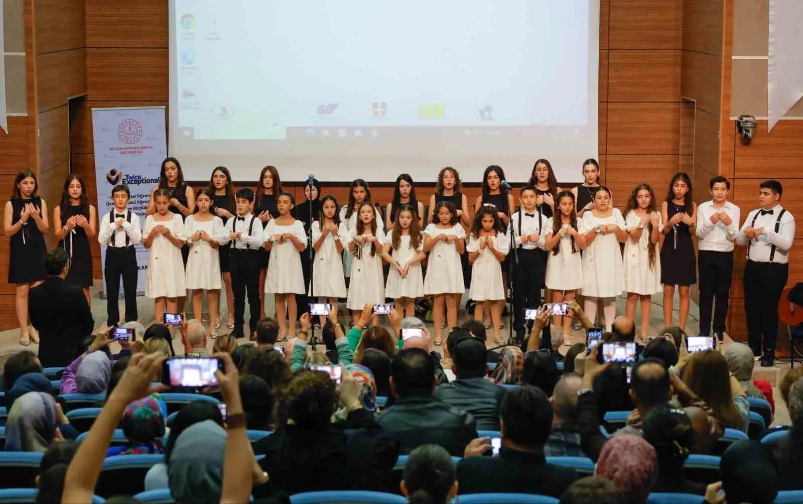 Ondokuz Mayıs Üniversitesi (OMÜ) koordinatörlüğünde yürütülen “İki Kere Özel Öğrenciler: