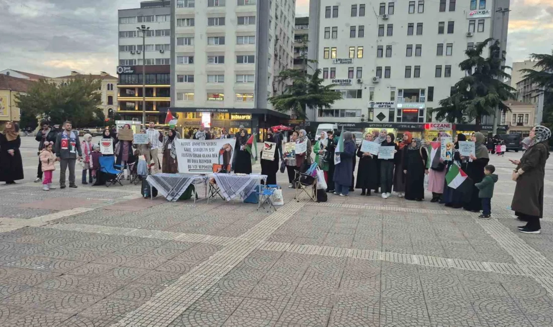 Samsun’da vatandaşlar Gazze’ye insani yardım taşıyan Küresel Sumud Filosu’na destek