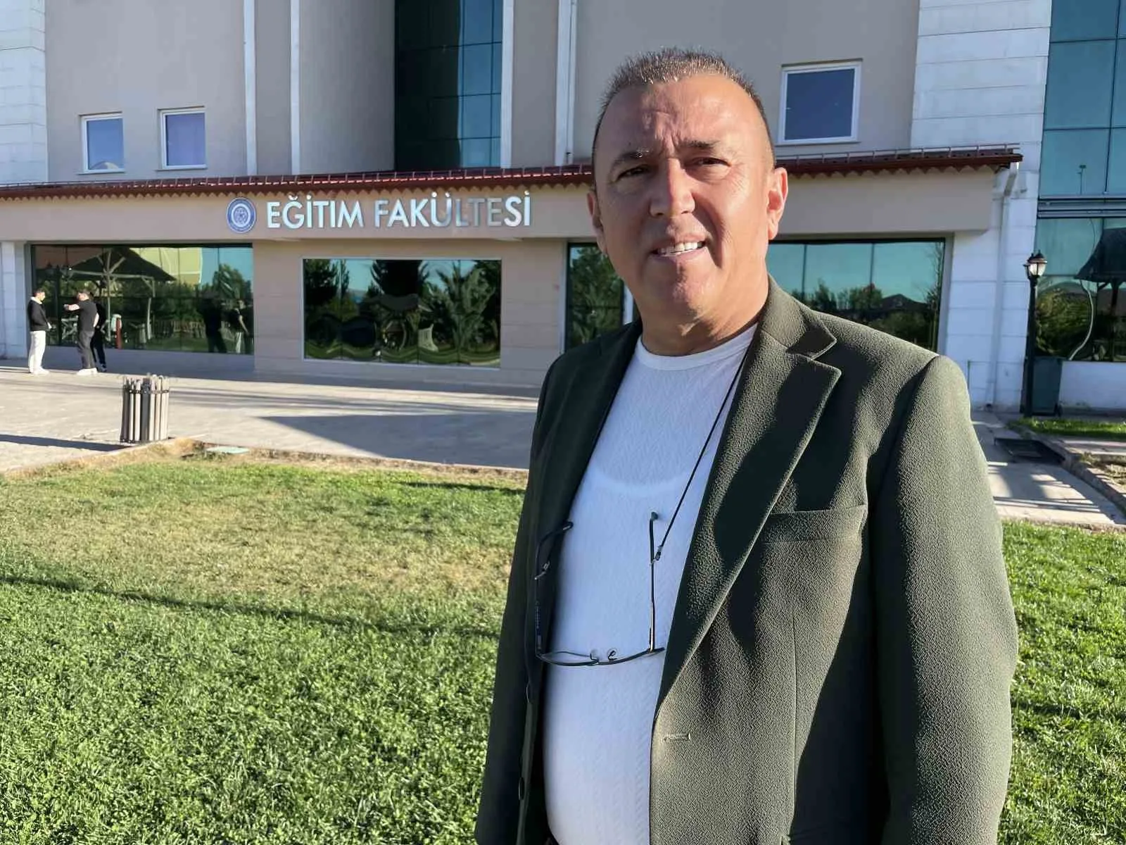 Prof. Dr. Tuncay Dilci, dijitalleşmenin etkisiyle artan rol karmaşasının bireyleri