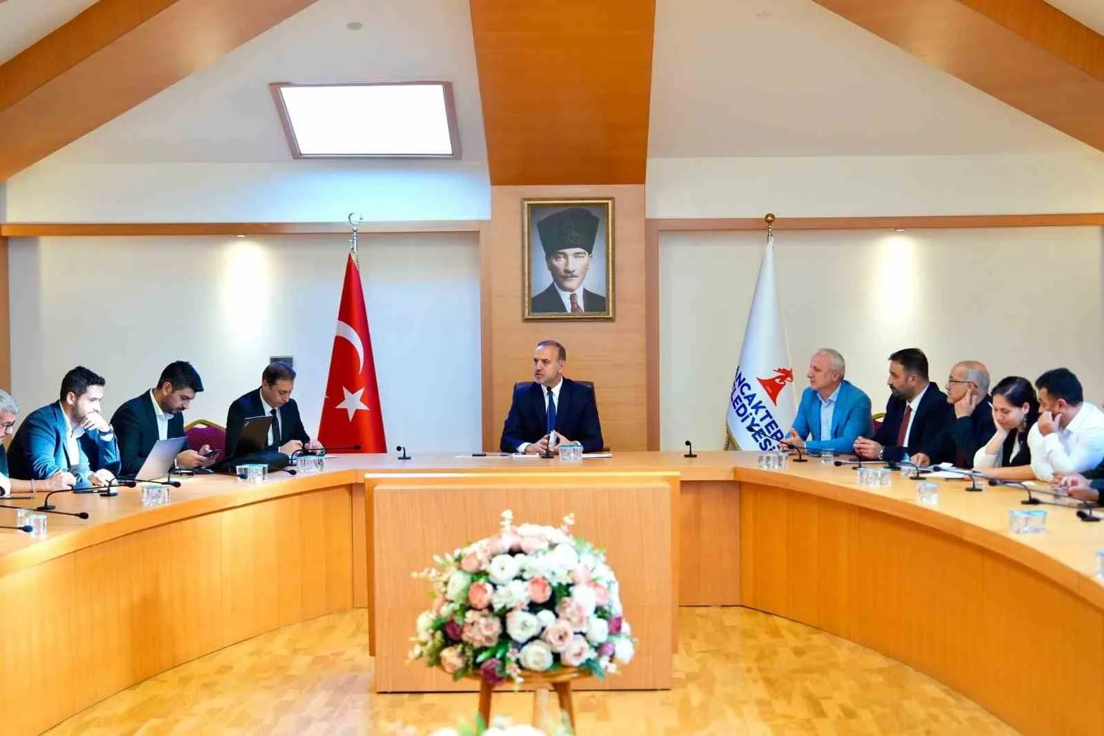 Sancaktepe Belediye Başkanı Alper Yeğin, İstanbul Büyükşehir Belediyesi İETT Yolcu