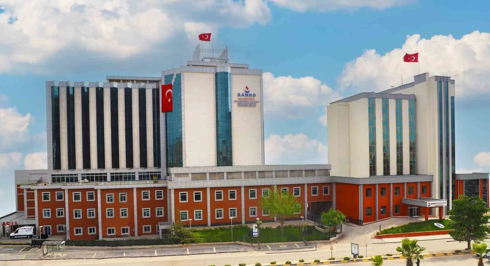 SANKO Üniversitesi Hastanesi’nde Ortopedi ve Travmatoloji Anabilim Dalı’nda robotik cerrahi