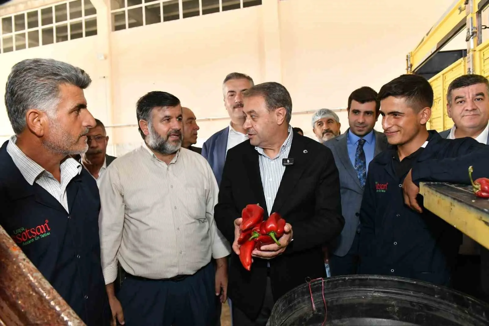 Şanlıurfa Valisi Hasan Şıldak, Gıda İhtisas Organize Sanayi Bölgesi’nde incelemelerde