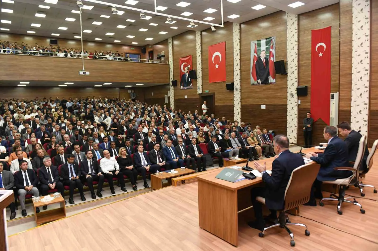 Şanlıurfa Valisi Hasan Şıldak, Milli Eğitim Müdürlüğü Konferans Salonunda okul