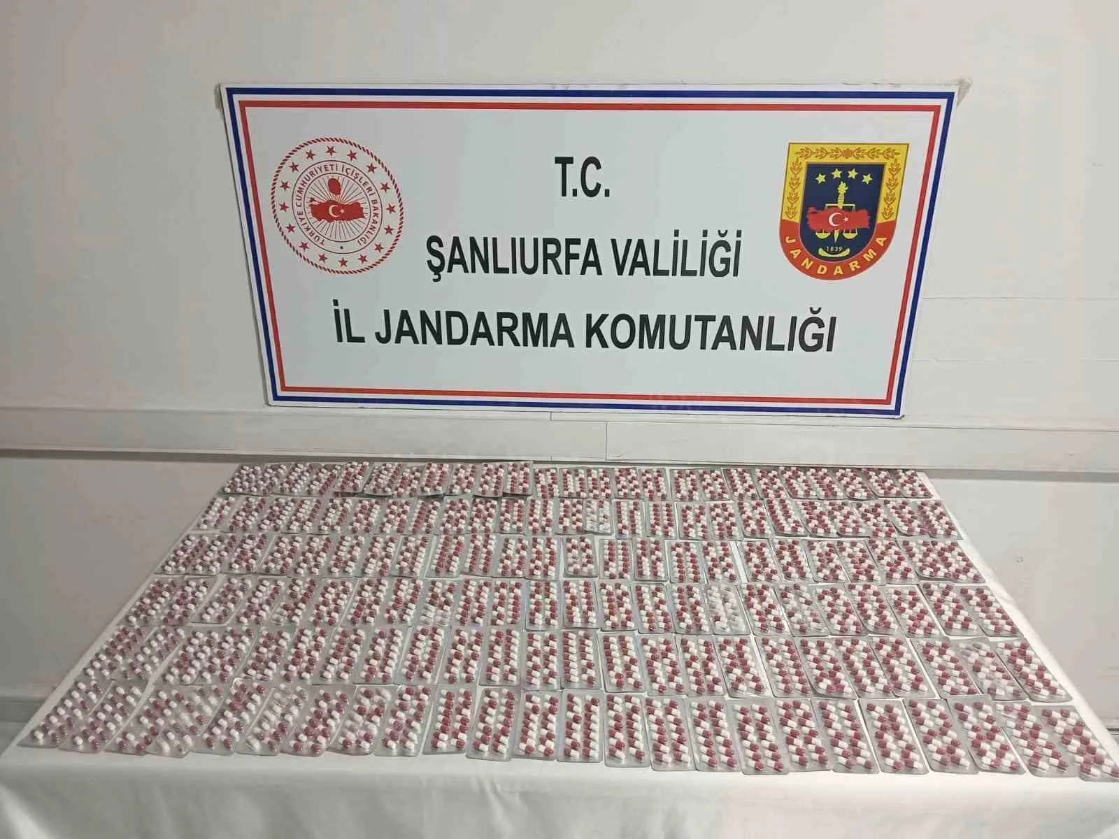 Şanlıurfa’da şüpheli bir şahsa ait araçta yapılan aramalar sonucunda 2