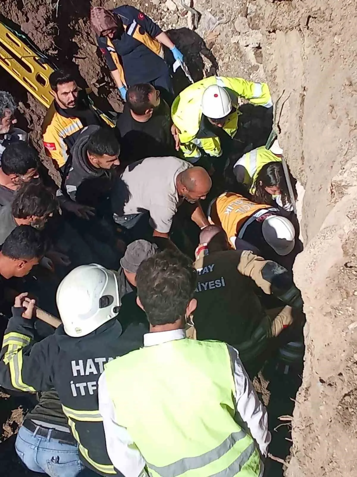 Hatay’da şantiye alanında yaşanan göçükte 1 işçi yaralandı. Belen ilçesi