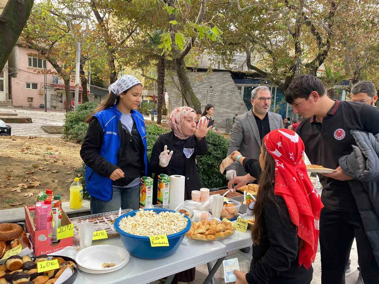 Balıkesir’in Marmara ilçesinde Saraylar Anadolu İmam Hatip Lisesi, Gazze’deki sivillere