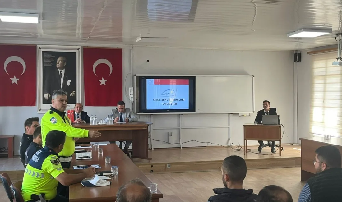 Manisa’nın Sarıgöl ilçesinde özel öğrenci taşıma servis sürücülerine yönelik toplantı