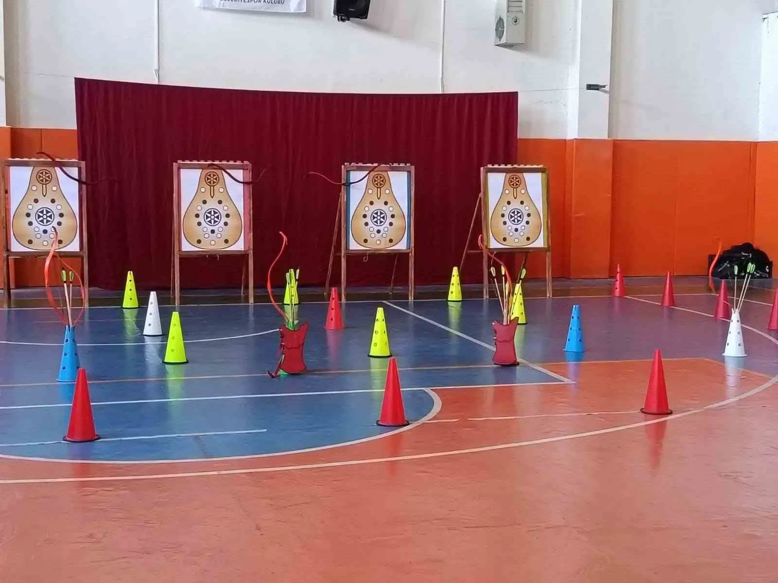 Sarıgöl Gençlik ve Spor İlçe Müdürlüğü tarafından açılan okçuluk kursuna