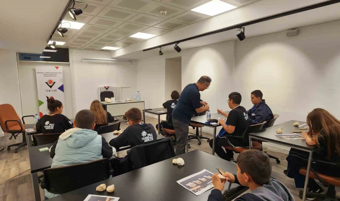 Eskişehir’de lületaşı sanatçısı Sadık Yanık, ’Ortaokul Öğrencileri İçin Sanat, Sanatın