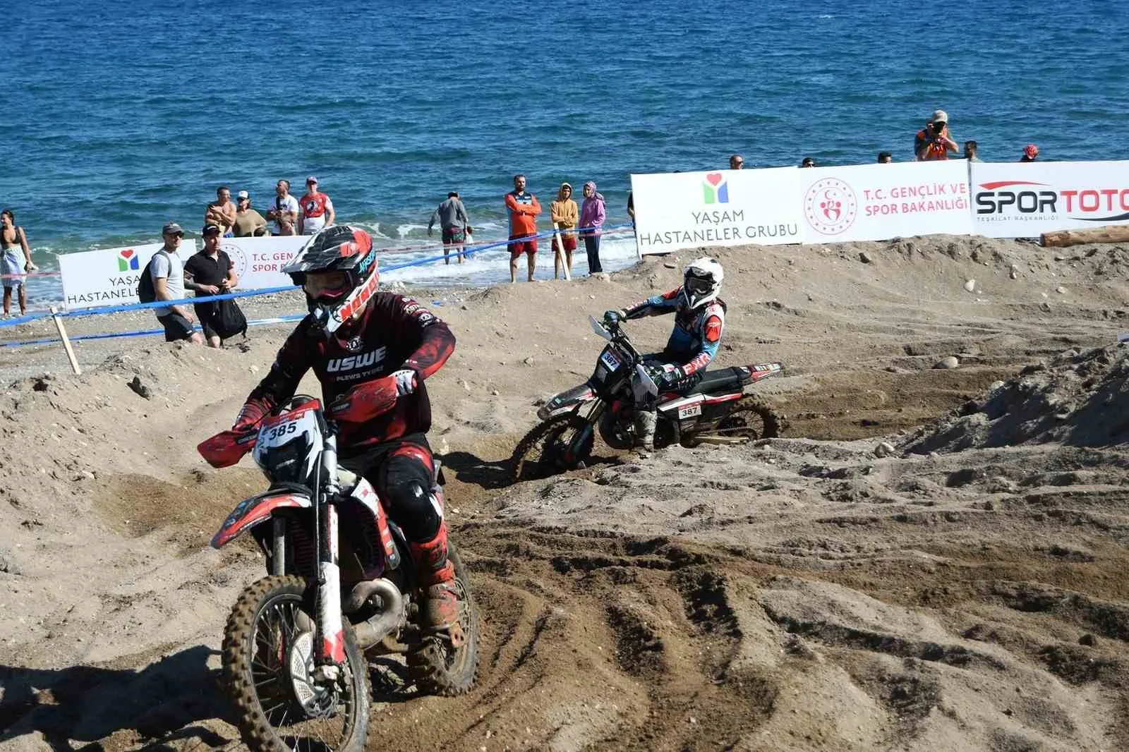 Kemer’de bu yıl 16’ncısı düzenlenen Sea To Sky Enduro Motosiklet