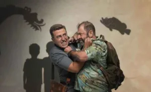 Geleneksel Türk tiyatrosu unsurlarını modern bir sahnelemeyle sunan “Şebbaz” adlı