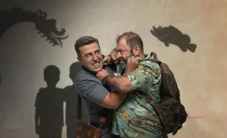 Geleneksel Türk tiyatrosu unsurlarını modern bir sahnelemeyle sunan “Şebbaz” adlı