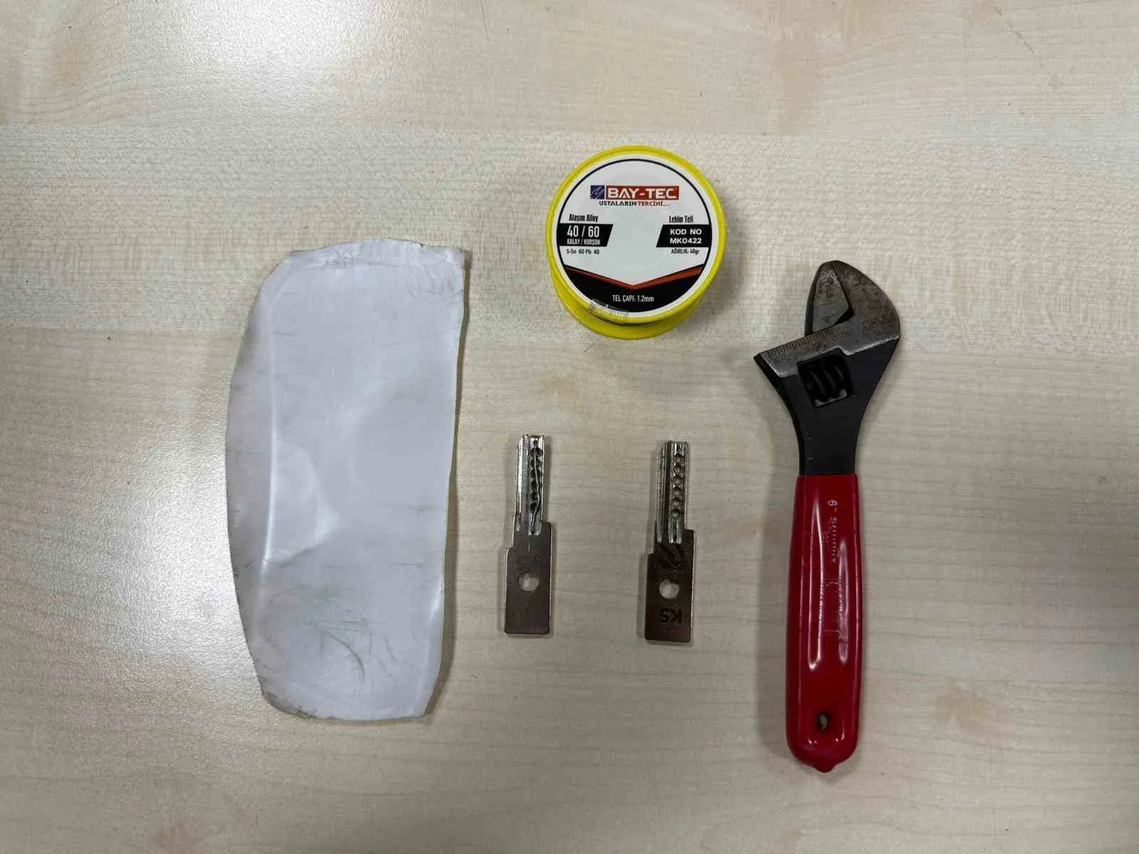 Mersin’e gelerek kılık değiştirip evlerden hırsızlık yapan 3 şüpheli kadın,