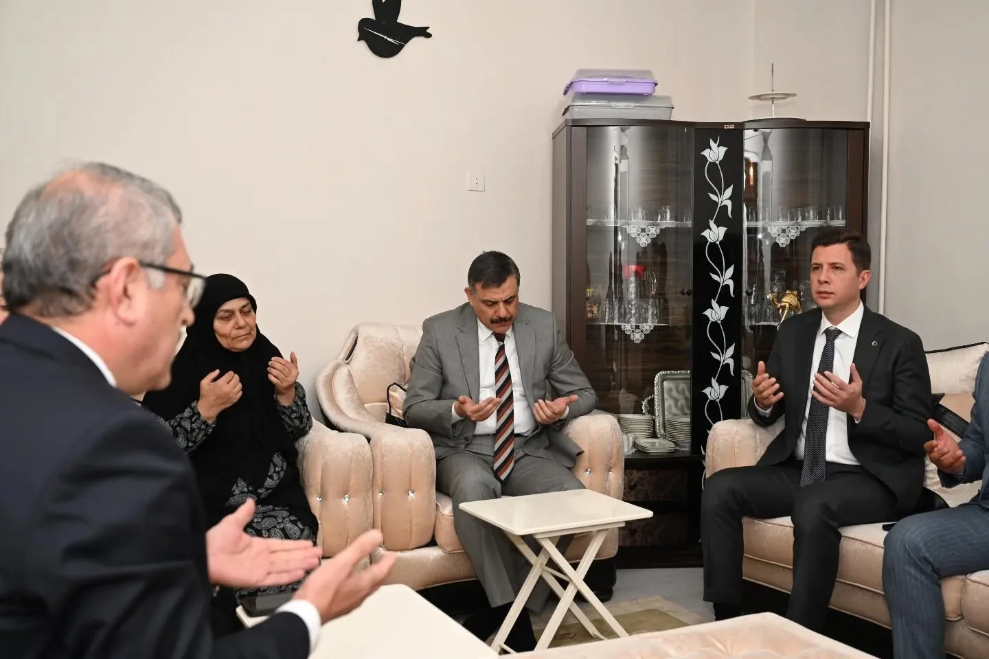 Erzurum Valisi Mustafa Çiftçi, şehit Muhammed Ferdi Güntekin’in annesine vefa