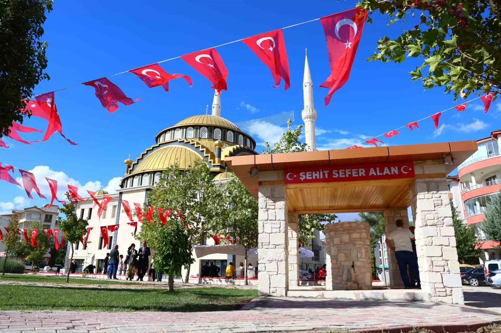 Elazığ’da, Kuzey Irak Pençe-Kilit Operasyonu’nda şehit düşen Sefer Alan’ın seneidevriyesi