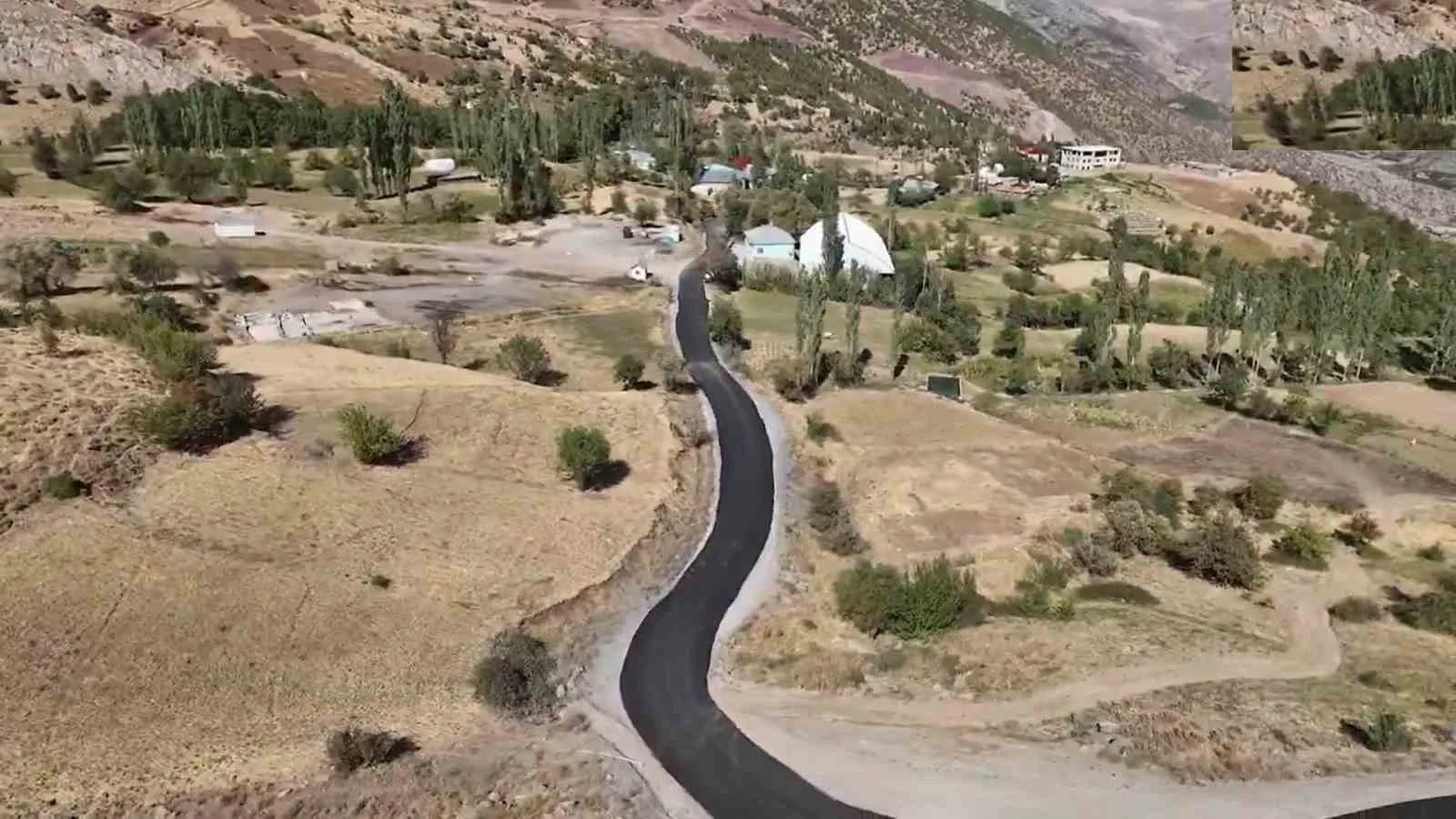 Hakkari’nin Şemdinli ilçesinde 4 köyün ulaşımını sağlayan grup köy yolu