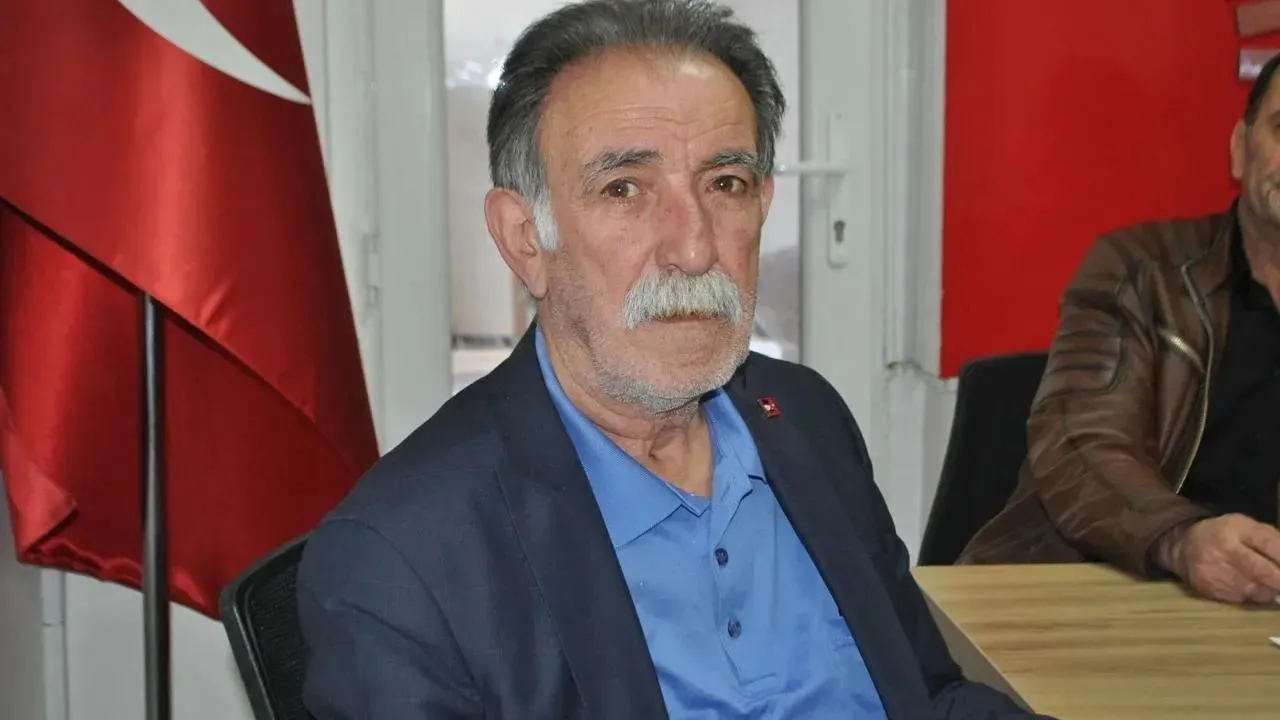 Antalya’nın Serik ilçesinde yolun karşısına geçmeye çalışırken minibüsün çarptığı 80