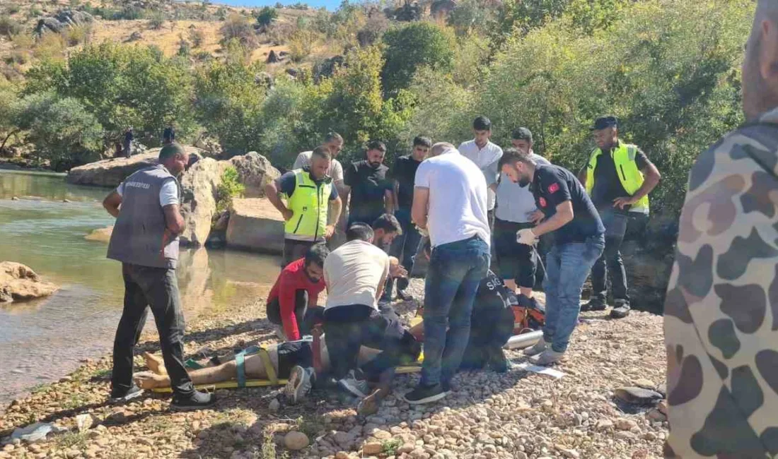 Siirt’in Eruh ilçesinde arkadaşlarıyla birlikte Zarova Çayı’na giren 17 yaşındaki