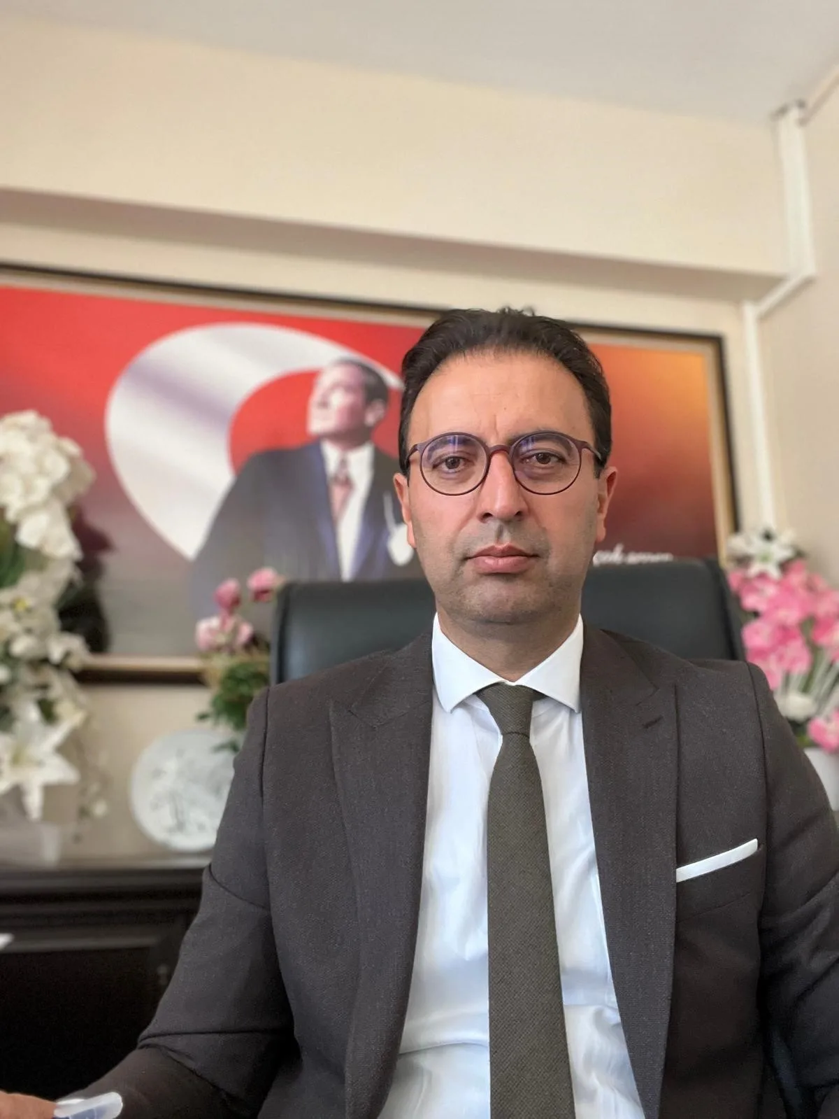 Eğitimci Abdullah Samancı, Okul koridorlarında, teneffüslerde ya da sosyal medyada