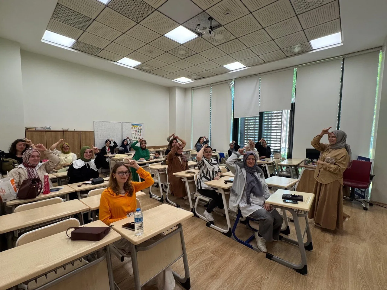 Sakarya Büyükşehir Belediyesi, toplumda işitme engelli bireylerle iletişimi güçlendirmek ve